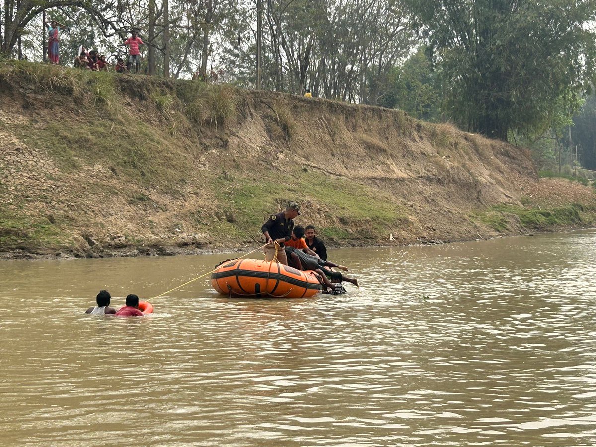 humanaidint's tweet photo. #HAI and @neadsjorhat organised training on first aid and emergency search & rescue for the task forces of #VDRF, with support from SDRF and Emergency Fire & Services in Nagaon district, #Assam. Approximately 40% of trainees are women from the target villages. https://t.co/ALDo5u3Uxe