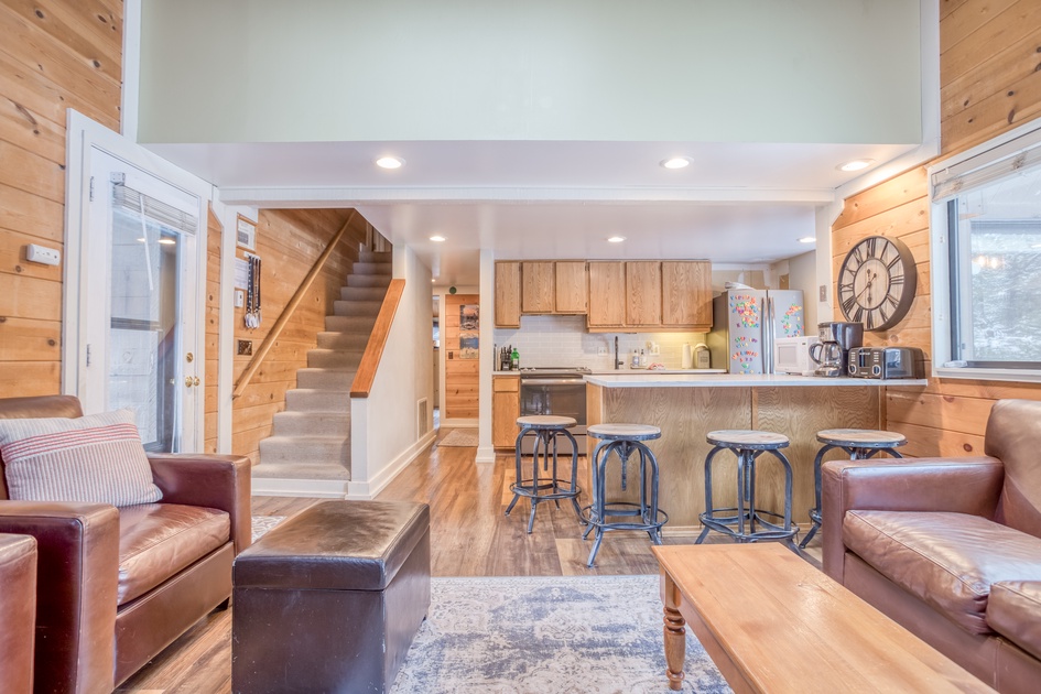 meredithlodging's tweet photo. Getaway to Sunriver this weekend and stay in a 4BR vacation rental for under $350/night!

https://t.co/1tNmJWwCNl https://t.co/3HPQBJ50qk