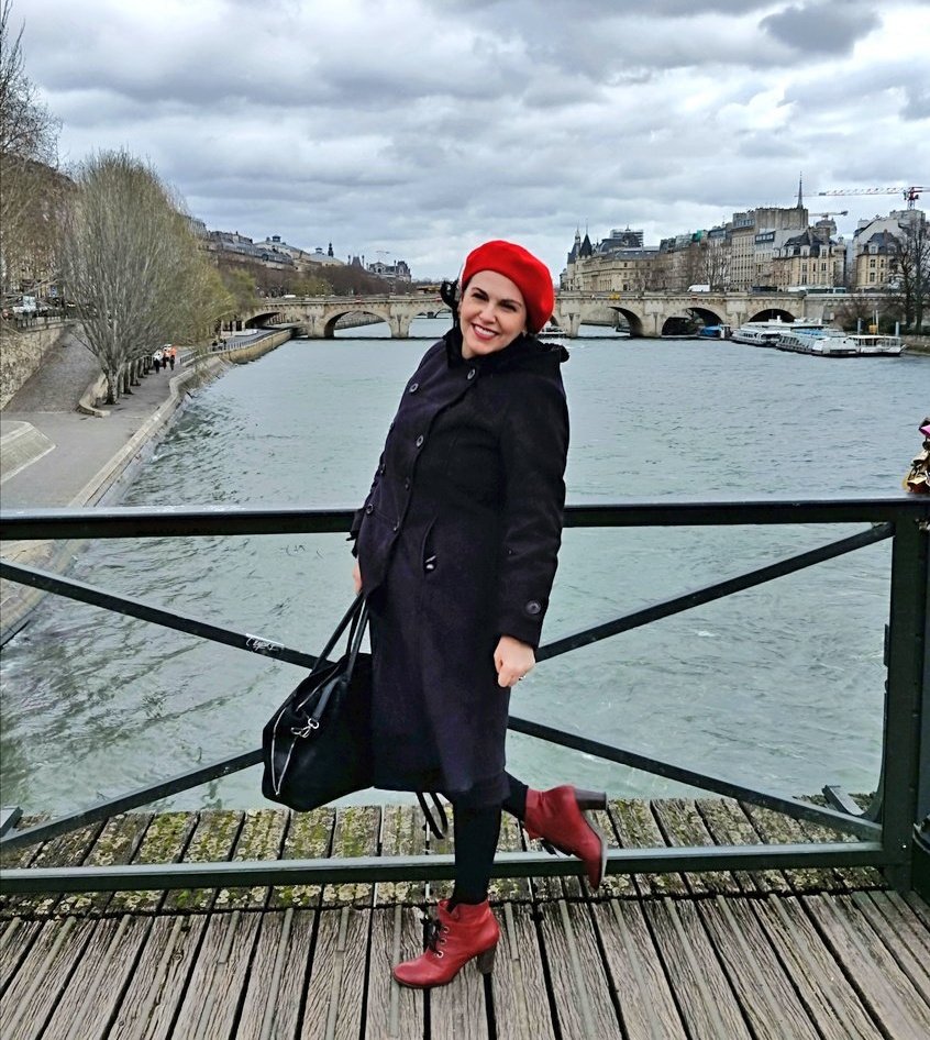 VanberghenEU's tweet photo. Good morning #Paris! News: deleted my @Airbnb account. With the rent for a small appartment via Airbnb got a 🏡 with garden via #local tourism office. Time to acknowledge, we would never succeed in competing with #bigplatforms. Enforcement of regulation is time consuming. #thread https://t.co/ulqY5t8Oms