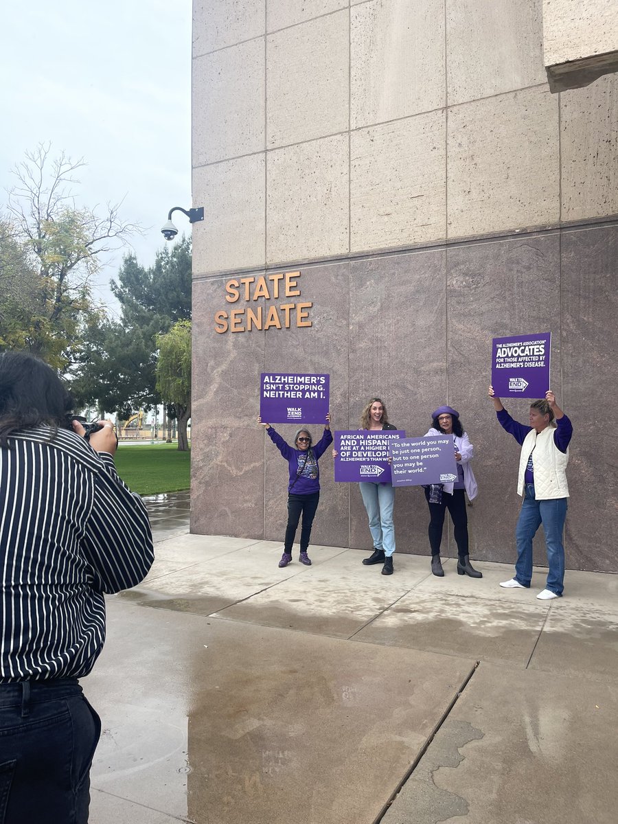 My Alzheimer’s story is out! I am so glad I got to cover my first presser! Loved these photos <a href="/sierraealvarez/">Sierra Alvarez 🪶</a> 
  cronkitenews.azpbs.org/2023/03/15/ari…
Give it a read!