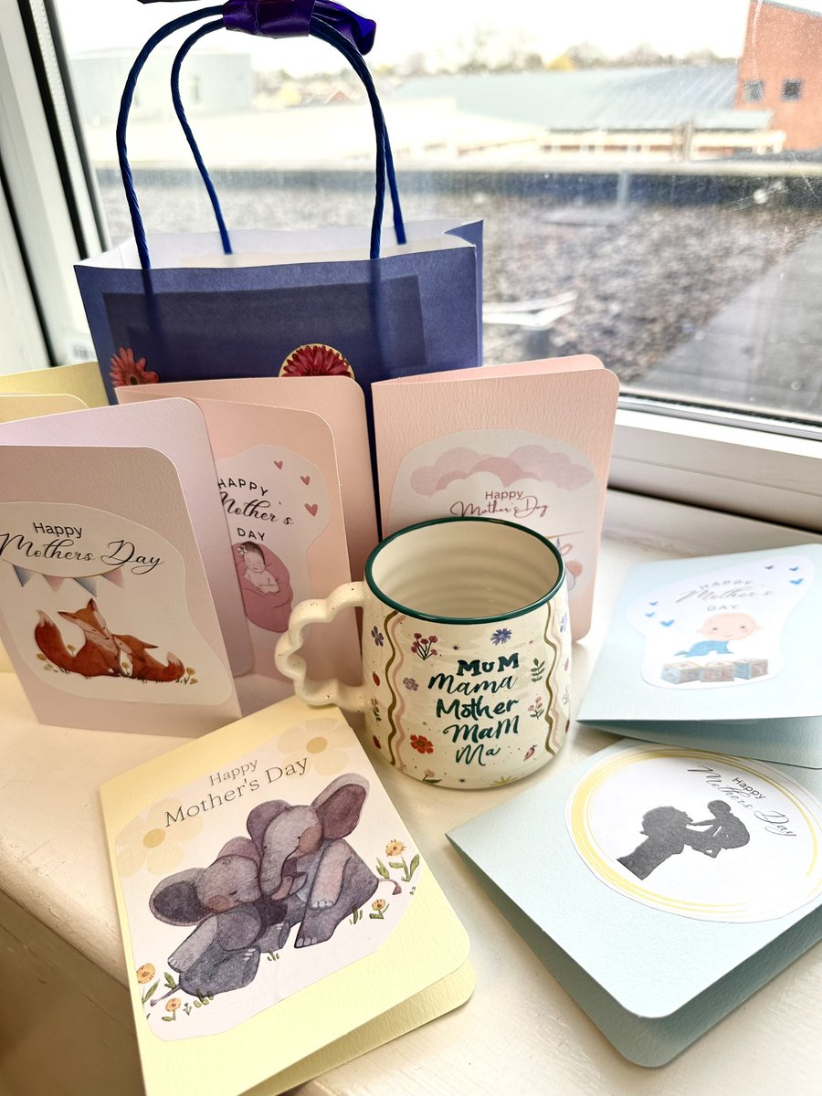 Mothers day cards and gift ready for each new mummy on mothers day at UHCW MATERNITY. <a href="/Sw14Wilson/">SuzanneWilson</a> <a href="/ConsMw_Louise/">Louise Clarke</a> <a href="/howlett_leanne/">Leanne Howlett</a> <a href="/sharongouldinga/">Sharon Gouldingay 💙</a> <a href="/deanloop/">Louise Dean</a> <a href="/DebiHug53880871/">Debi Dimascio</a> <a href="/JasGarchaRM/">Jaspreet Garcha RM</a> <a href="/rachNB29/">Rachael Nash-Brooks</a>
