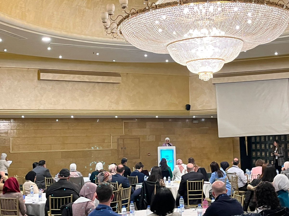 EvalJordan tweet media