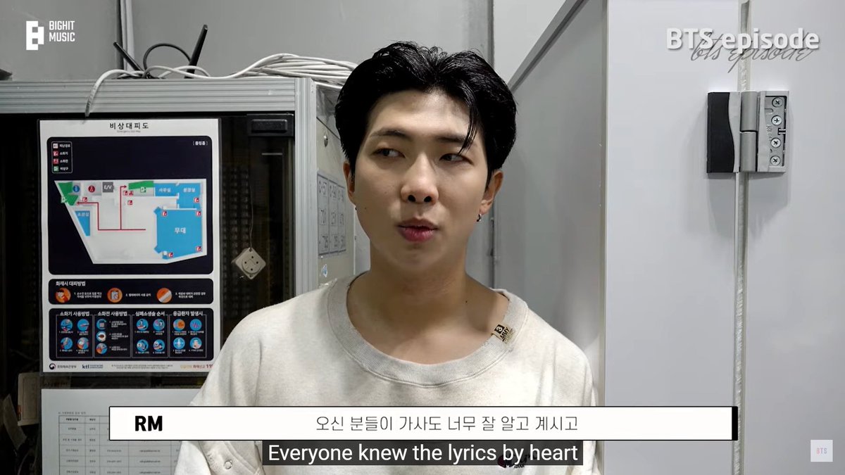 jkyoongs's tweet photo. and THIS is why we all should READ THE LYRICS namjoon pours his heart and soul out thru his pen game https://t.co/NDxK9JT62O