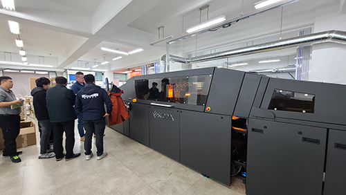 Lucien08's tweet photo. RT https://t.co/TRS46JDe6l | Sungwon Adpia is first Asian company to install Scodix Ultra 6000 #TED from feedly #教育 #動画 #IFTHH https://t.co/3FfyEaZPbp