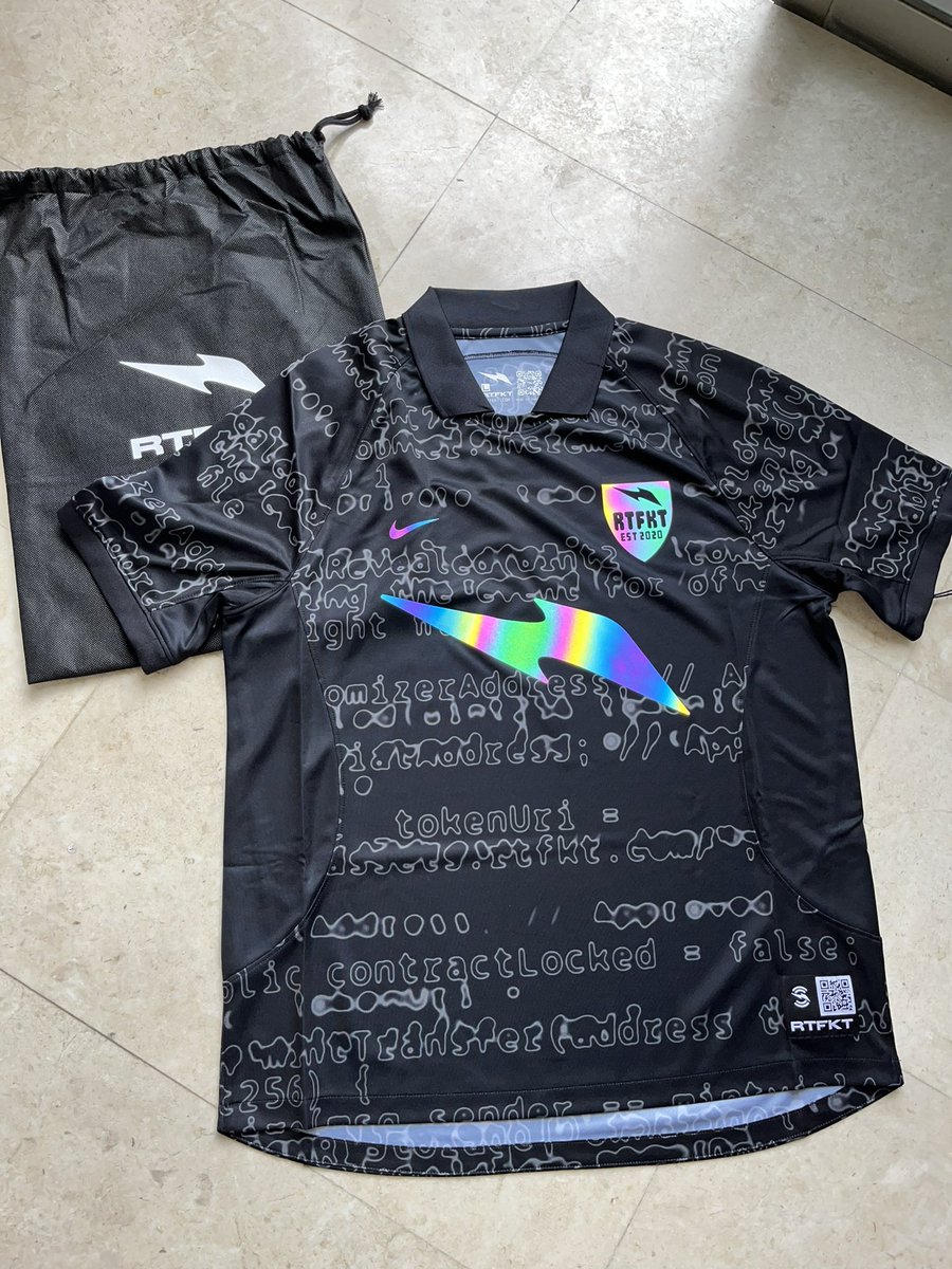 timoshisuen's tweet photo. That iridescent touch @RTFKT https://t.co/2qdXi6LT7h