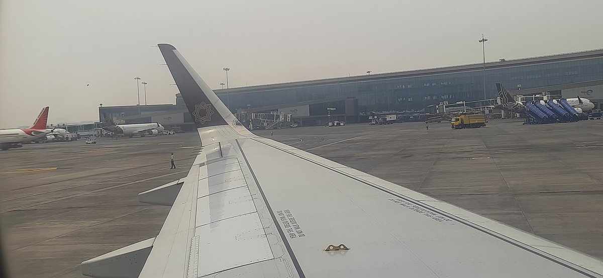 shankhas's tweet photo. @airvistara Request to Tatas, do not merge Air Vistara with Air India until the service &amp; experience of AI is equivalent to Vistara. Been a Vistara flyer past 4 years, not in mood to experience AI until at par of Vistara https://t.co/Gt0HR7zYQY
