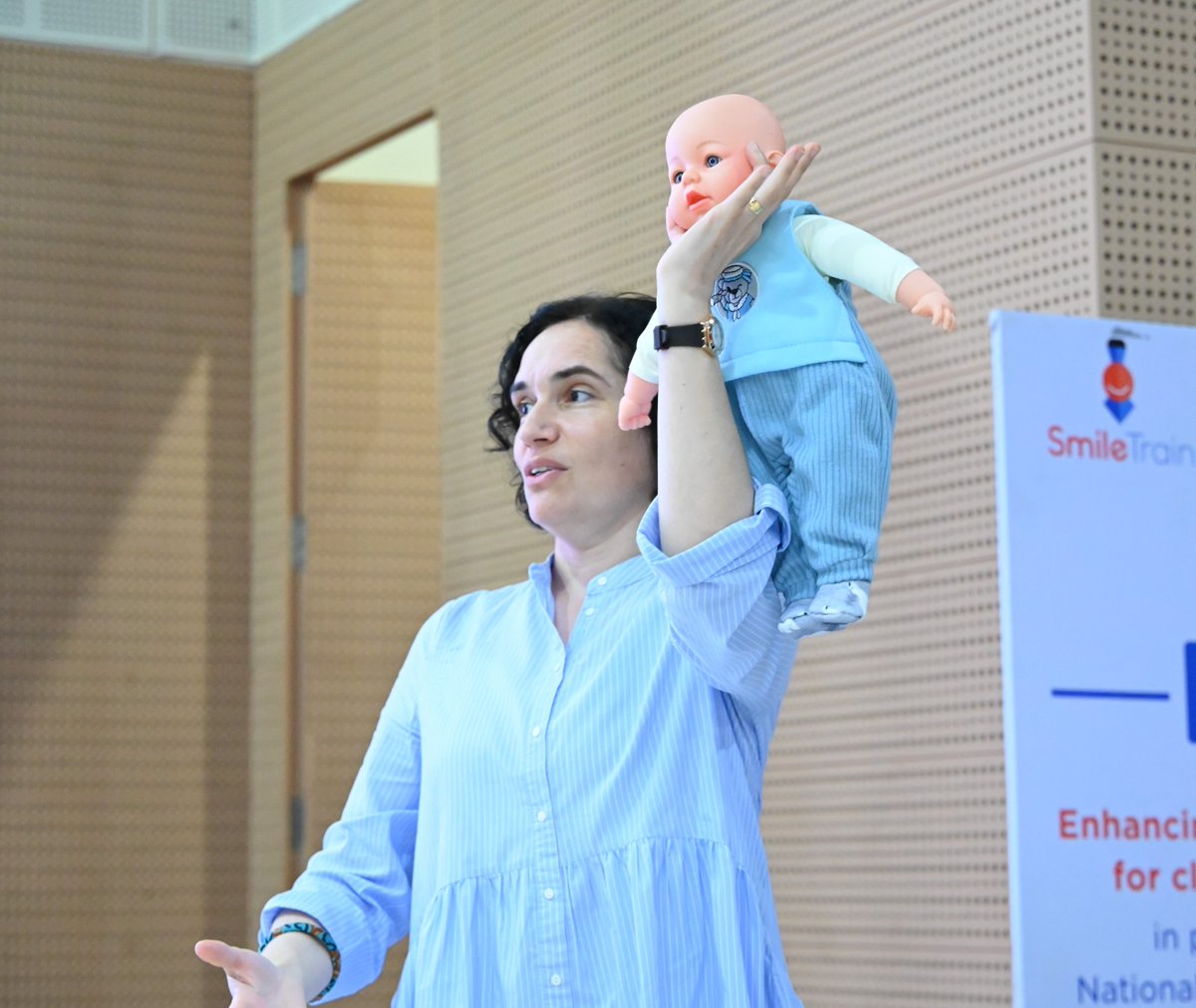 SmileTrainIndia's tweet photo. Smile Train Global Nutrition Programs Director, Dr @_Barbara_Delage demonstrating the breastfeeding techniques for babies with #clefts.
@Smiletrain @AshrayaHastha
#AdvancingCleftNutrition #theFirst1000Days #IndoCleftCon2023 #nutrition https://t.co/ZszQzcGCEk