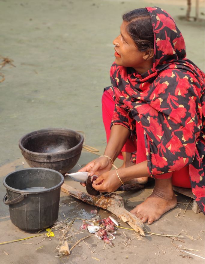 IFPRI South Asia (@ifprisao) on Twitter photo In #SouthAsia, gendered societal norms favoring men collide w/ high burdens of malnutrition, poor diets.
<a href="/IFPRI/">IFPRI</a>'s <a href="/agnesquis/">Agnes Quisumbing</a> <a href="/PMenonIFPRI/">Dr. Purnima Menon</a> & Neha Kumar address the need to understand gender & intrafamilial dynamics in our #foodsystems in their latest blog✍️ bit.ly/gender-diets-SA In #SouthAsia, gendered societal norms favoring men collide w/ high burdens of malnutrition, poor diets.
<a href="/IFPRI/">IFPRI</a>'s <a href="/agnesquis/">Agnes Quisumbing</a> <a href="/PMenonIFPRI/">Dr. Purnima Menon</a> & Neha Kumar address the need to understand gender & intrafamilial dynamics in our #foodsystems in their latest blog✍️ bit.ly/gender-diets-SA