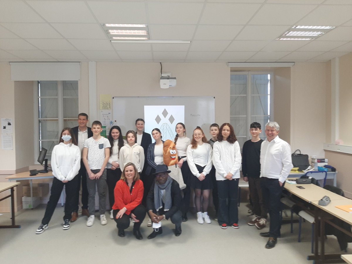 College Sainte Croix tweet media