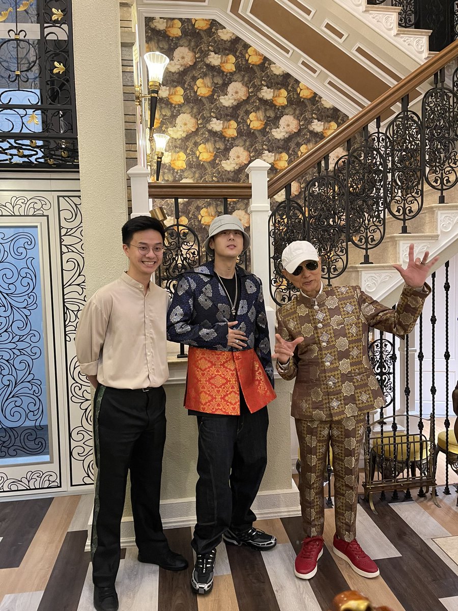 ph1boyyy's tweet photo. today i met @jimmychoo . such a nice gentleman and a fashion icon. my life really do be crazy. https://t.co/Z1GoaVxxr2