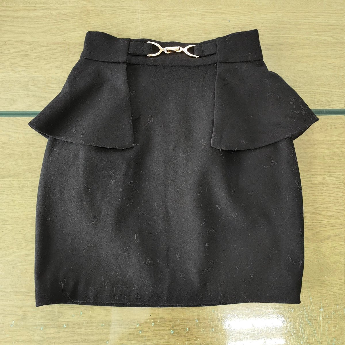 Luna_Lib4's tweet photo. 【仕事のあとはスナックへ】

学校の課題で作ったジャケットに、共生地で作ったスカートを合わせました。

 #ファッション  #fashion   #デザイン  #オーダー受付中 https://t.co/01pqrVVMsj