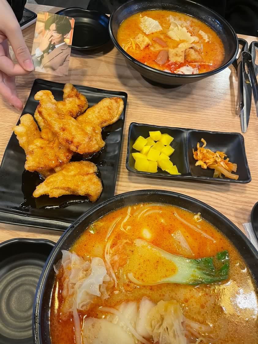 #일산마라탕 #웨돔마라탕 #일산맛집 #웨돔맛집 #장사부마라탕 #장사부웨돔점
고등학교 삼 년 내내 먹는 곳... 🫧💖 꿔바로우 짱 바삭해거 매번 올 때마다 시키는 곳!  재료들도 깨끗하고 위생 상태도 짱 조은 곳이에요... 다들 일산 오면 꼭! 드시길 💖💖