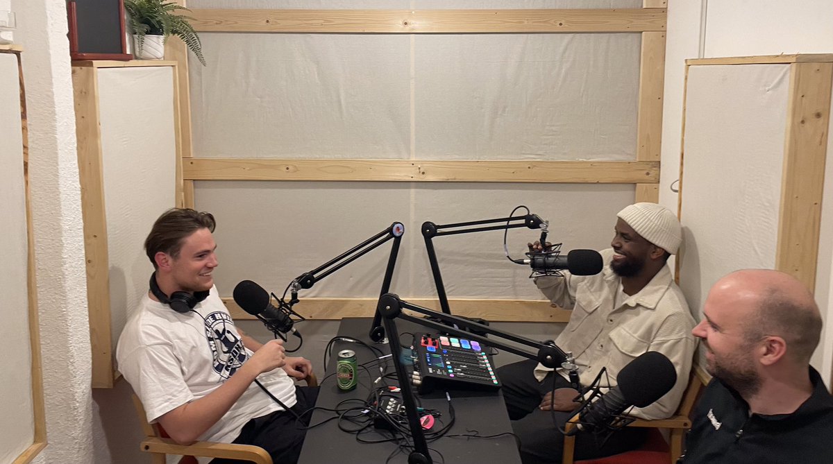 LydenAGF's tweet image. 🚨NYT AFSNIT UDE!🎙

⚪️GF er sikret Top 6🥰
🔵Forårets bedste kamp mod RFC🐴
⚪️Kan AGF vinde medaljer?👀
🔵Optakt til OB🗣
🔵Har vi ligaens bedste defensiv?♠️

Med os som gæst,har vi Martin Madsen fra KSDH.dk

Lyt med via linktr.ee/lydenagf
#ultratwitteragf