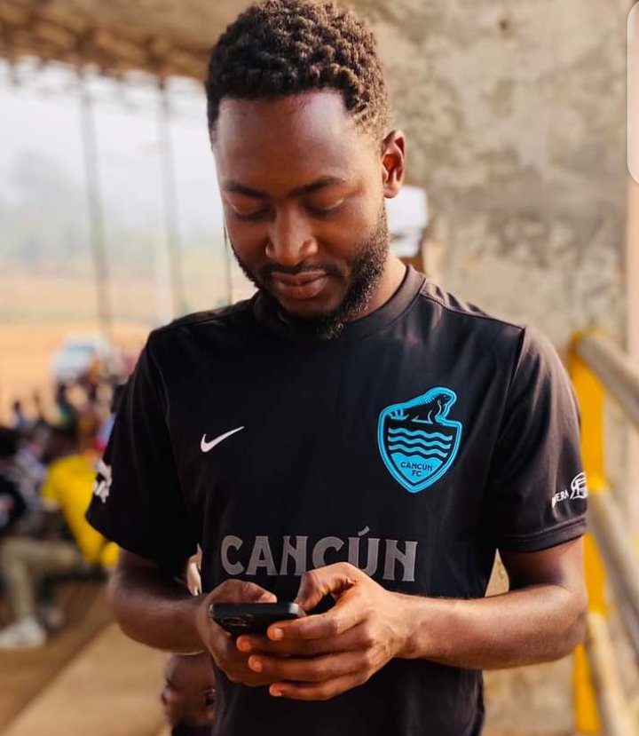 RACING_TPO's tweet photo. [Appreciation post 🎤🎥💎🇨🇲]

Les mots humains ne sauraient traduire notre gratitude à l'endroit de @Kosi_foottalk pour la diffusion et le commentaire "5 étoiles" de notre match d'hier face à FONCHA #FONRAC

Big Thanks #Kosi 🙏🏿 https://t.co/Zo8HHYD71F