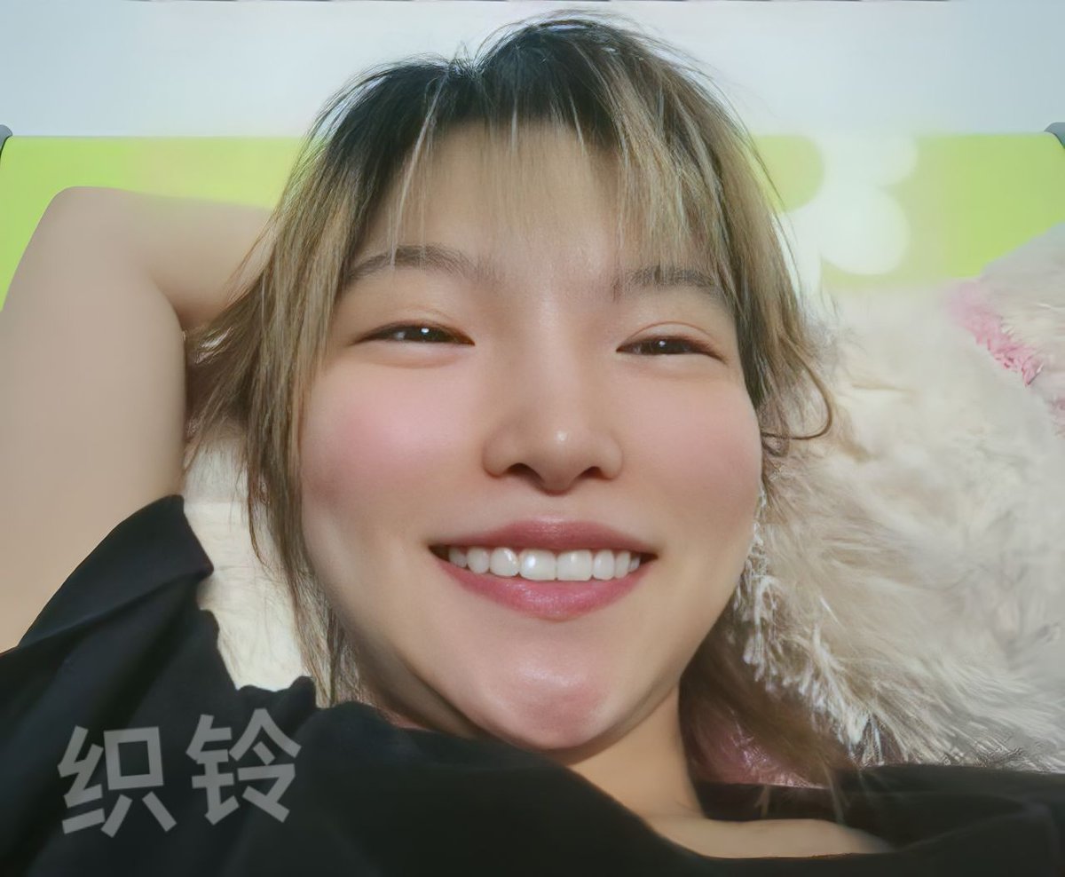 SS_SuperSakura's tweet photo. *哈哈哈哈你这个表情包真搞笑* https://t.co/oYTTEErW4L