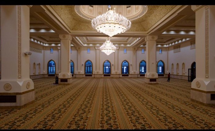 فرق بين الامس و اليوم
فمن الناس إذا مات له ميت ، وقف على قبره وقال:يا فلان ابن فلان تذكر ما خرجت ،اجعل خير أعمالنا خواتيمها وخير أيامنا يوم نلقاك وأنت راض عنا غير غضبان..خفت لكن طمأنني أن هناك أقوى النظام الاجتماعي أيضًا أقوى وكما تعملين فليس من ذلك شيء في بلدنا "الغلبانة" بأهلها