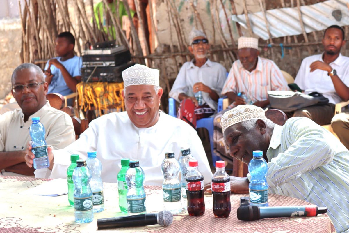 Over 55 Small holder poultry farmers in Faza receiving 1600 indigenous chicken from LCG in partnership  with ASDSP ||.  The groups also received 2 incubators &amp; 95 bags of chicken mash as part of boosting poultry farming to unlock the full potential for the sub sector in Lamu.