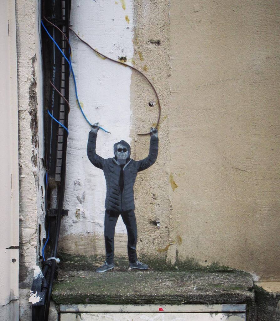 F_erre's tweet image. Long day at work for me ... Need some extra energy ⚡️⚡️⚡️
.
Another small #pasteupart by @ender.artiste in #paris 
.
#parisstreetart #streetartparis #streetart #muralart #muralparis #msaparis #parisjetaime #urbanart #urbanart_daily #streetart_daily #stre… instagr.am/p/Cp1vX7_ImTG/