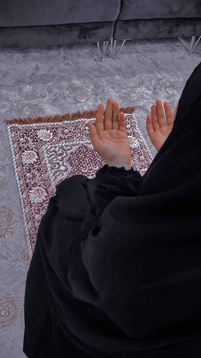 deeniyaat1's tweet photo. Ek Khamosh Guftagu ALLAH se
Dil Kitni Uljhane Door Kar Deti Hai https://t.co/8nqSOYYtdq