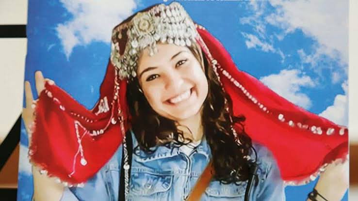 Drr_Nilay's tweet photo. HDP ile ittifak yapan CHP’ye oy verirken, Eren Bülbül, Bedirhan Bebek ve annesi, Aybüke öğretmen, Yasin Börü ve daha nice şehitler… Hiç mi o güzelim çocuklar gözünüzün önüne gelmiyor, hiç mi vicdanınız sızlamıyor? https://t.co/vc8aLnOWq2