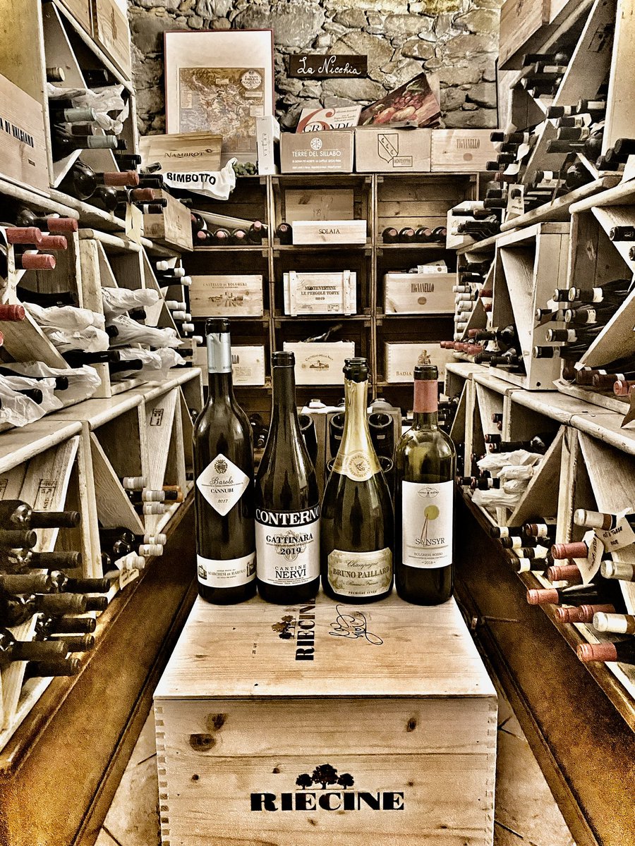 Degustazione all Osteria da Bimbotto, locale storico che si trova vicino a Lucca e dove è di casa la cucina tipica lucchese #wine #winetasting #ristorante #winecellar #lucca