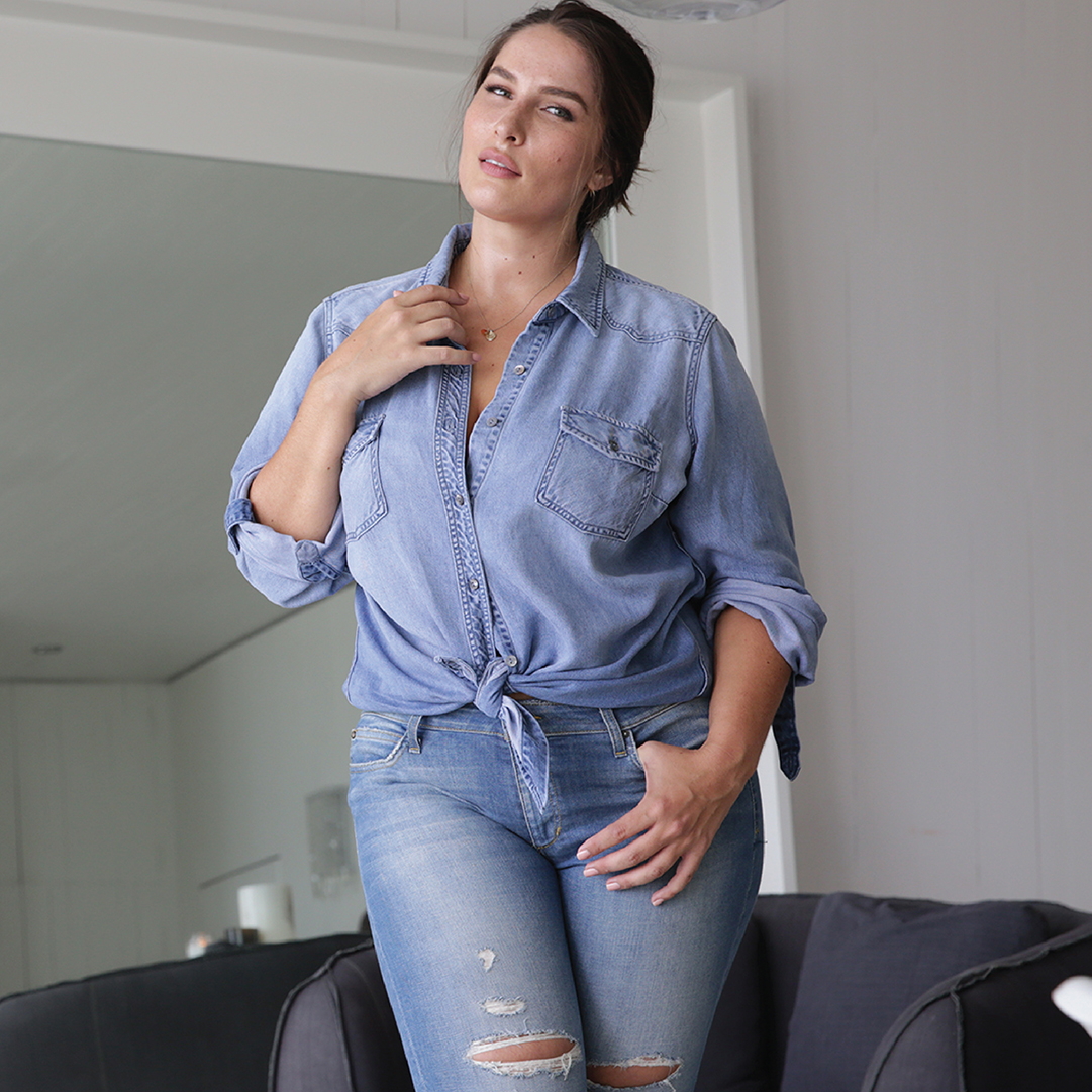 slink_jeans's tweet photo. SLINK Jeans fit your daily life. Working &amp; Off from work https://t.co/549SvZni8V