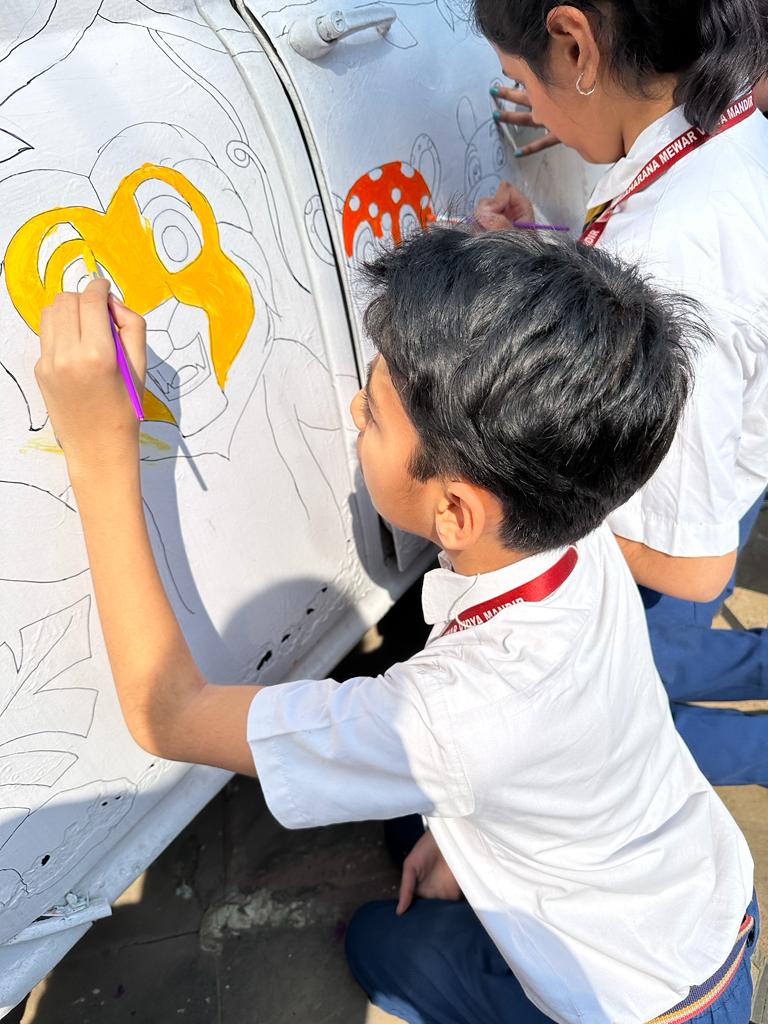 MMVMUdaipur's tweet image. &quot;CAR&quot;tists !

Our young gems putting their creative instincts to work during post exam activity camp.

#postexamactivity #creativity #learnsmart #mmvm #udaipur #rajasthan