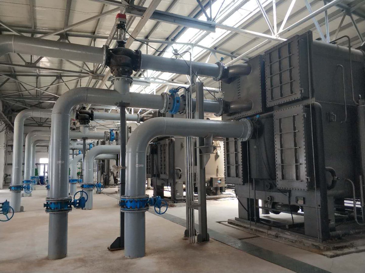 Alicia9961206's tweet photo. Recently, 4 unit #steam fired #absorptionchiller and 1 unit #steam fired #absorption chiller are installed in Jiahua Chemical factory, which were finished the commissioning at the initial start-up.
Process #cooling and #airconditioning.
#HopeDeepblue #HVAC #Cogeneration #Coking https://t.co/NB1MBYpVsx