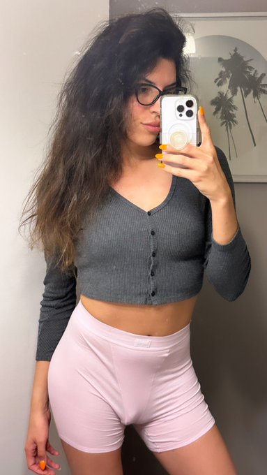 Baby pink boxers 💕also this is my natural hair lol..it’s fizzy wavy and curly underneath https://t.c
