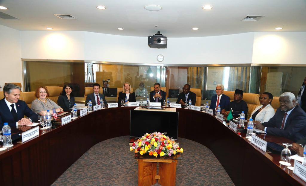 AUC_MoussaFaki's tweet photo. I was pleased to receive US Secretary of State Antony Blinken at the AU HQ during his working visit to #Ethiopia. We exchanged views regarding progress in the implementation of the Cessation of Hostilities agreement and other regional issues of mutual interest. https://t.co/qVxR2bXeFX