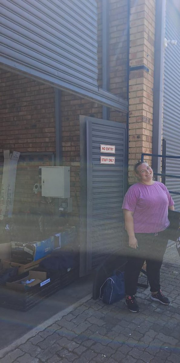 FSM_Fresh's tweet photo. So, we've officially moved into a bigger home. But at the pace we're growing at who know knows how long it'll be before we need an even bigger space.
And it's all thanks you guys who keep supporting us!!! Thank you https://t.co/q2cvEfQrJ8