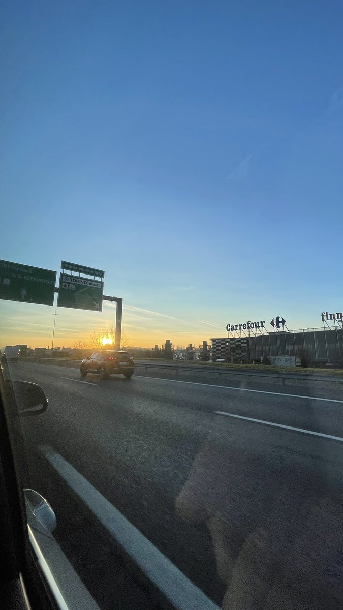 Emil_io76's tweet image. In viaggio verso #Friburgo … in Europa ci vedrai… e non ti lasceremo mai… #FinoAllaFine #FriburgoJuve