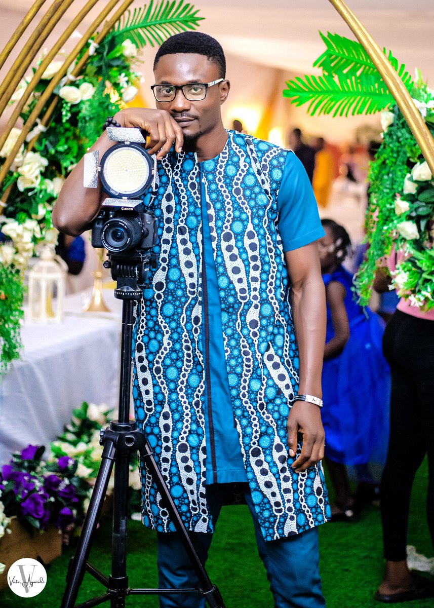 Say hello to your favorite photographer.
#photography #onahjayshots #photoshoot #canonlover #event #cinematographer #videographer #musicvideo #wedding #comedyskits #documentary #nigerianphotographer