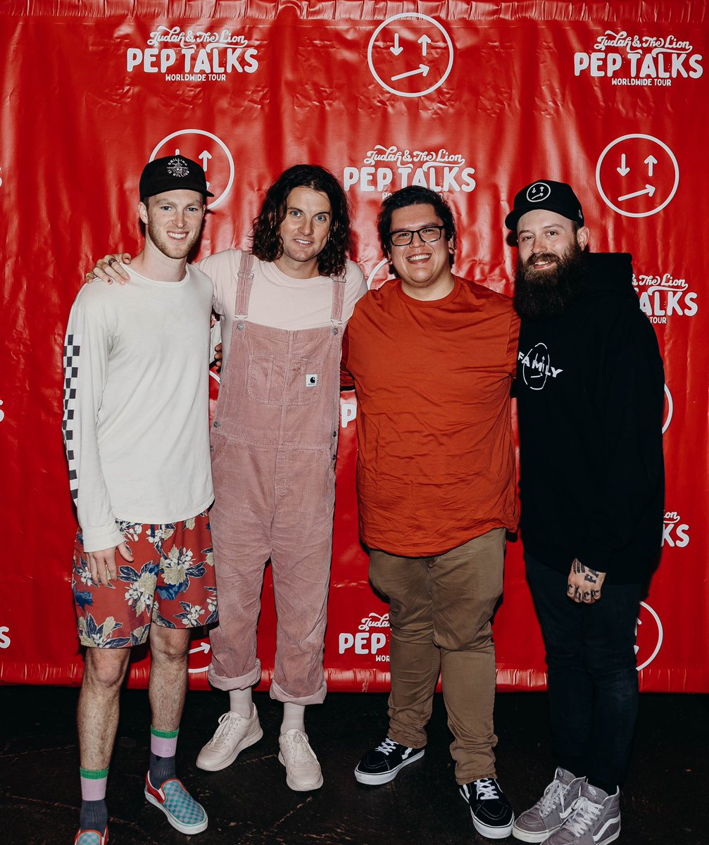 AbroJV's tweet photo. @UberFacts @judahandthelion and it was the best day ever! Such cool dudes! https://t.co/ihNXzcIBfY