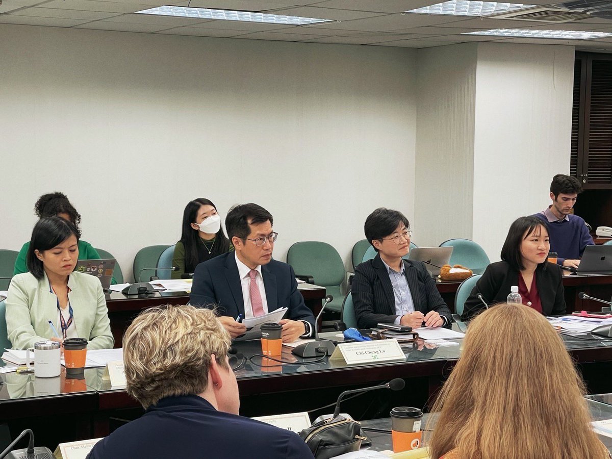 民主進步黨 Democratic Progressive Party (@dpponline) on Twitter photo Pleased to welcome the DNC <a href="/DemStateParties/">Association of State Democratic Committees</a> delegation led by <a href="/kenmartin73/">Ken Martin</a>. We had a fruitful discussion on the upcoming elections and how to better strengthen #Taiwan-#US relations. We will continue working together to secure our shared values of freedom & democracy. Pleased to welcome the DNC <a href="/DemStateParties/">Association of State Democratic Committees</a> delegation led by <a href="/kenmartin73/">Ken Martin</a>. We had a fruitful discussion on the upcoming elections and how to better strengthen #Taiwan-#US relations. We will continue working together to secure our shared values of freedom & democracy.