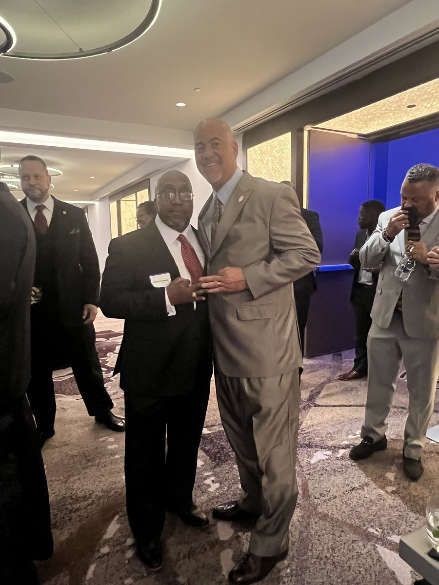 KrimsonPAC's tweet photo. Special thanks to The Diamond Group, @nupesunited for coordinating this #impactful event in support our brother @repjeffries 👌🏾. Click the link in bio to donate today! 

#krimsonpac #nupes #kappaalphapsi #nupesunited #diamondgroup #fraternity #brotherhood #divine9 #washingtondc https://t.co/r05YBCldKC