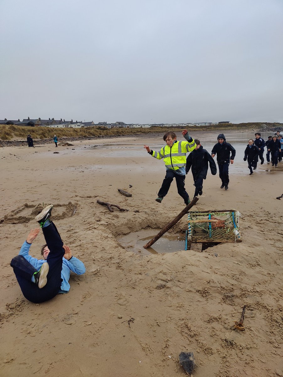7C and 7M had a wonderful team building and leadership day at Hopeman Beach this morning, despite the grey skies! #broaderexperiencesbroaderminds #plusetenvous #sandcastlefun