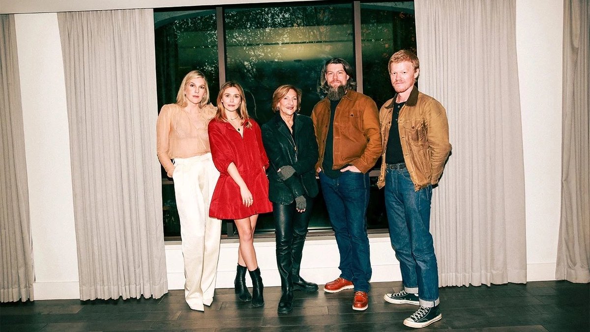 📸Elizabeth Olsen with the cast of Love and Death for the Hollywood Reporter at SXSW23