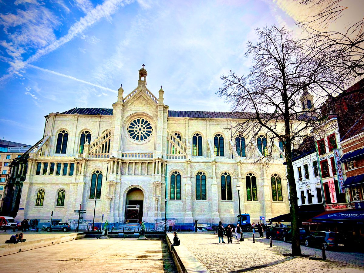 DefournyFran's tweet image. Au rang des nouveautés dans le cœur de #Bruxelles, certaines sont plus heureuses que d’autres. 
🛳️ #bruxellisation