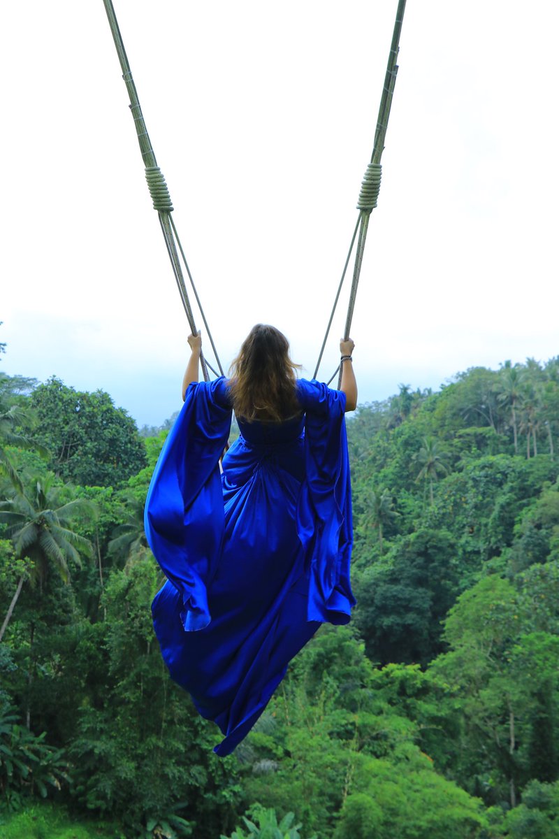 Ubud Swing 🌸

#Swing #Ubud #Bali #alohaswing #beautiful #princess #flowers #feelingfree #feelingbeautiful #feelingsexy #Youcandoanything #Followyourdreams