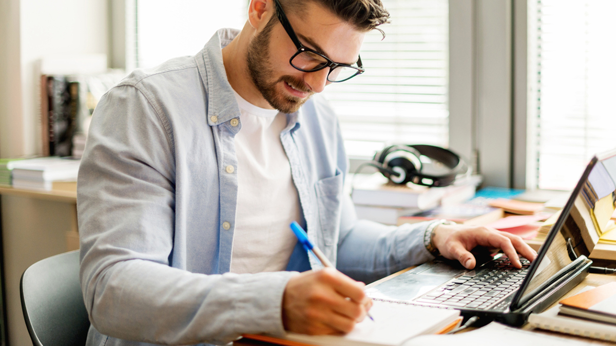 NCRMUK's tweet image. The one-day @EdinburghUni workshop Statistical Modelling for Qualitative Researchers takes place on 19 April 2023.

Led by Professor Vernon Gayle (@profbigvern), the workshop is aimed at researchers who do not normally use #StatisticalMethods.

Sign up: ncrm.ac.uk/training/show.…