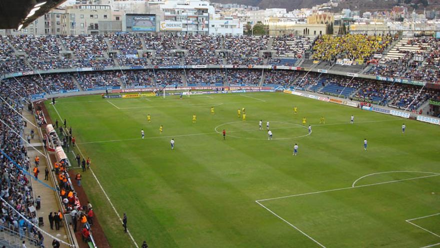 juanjo_ramos's tweet photo. Una cosita para el sábado: RESPETO.

Llegan mejor que el Tenerife, solo hay 700 entradas en su sector. Normal que algunos se hayan buscado la vida en otros.

Si hay amarillo en tu grada, demos ejemplo. Es fútbol, no una guerra. https://t.co/xUYrJBXjBz
