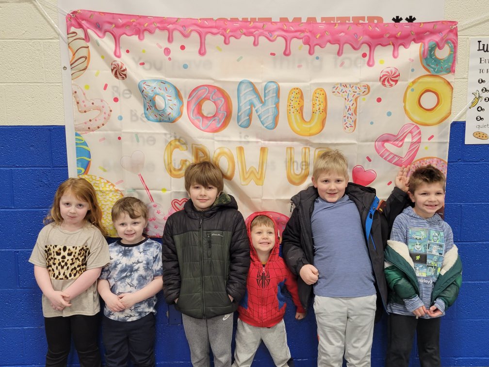 Kidder_PTG's tweet photo. Day 1 of Breakfast Buddies!!! 🍩🍩🍩 @BCSDKidder https://t.co/cBvviIlVEx