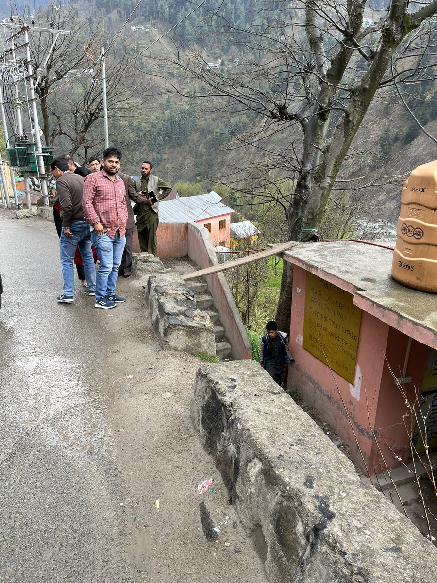 ddrsjammu's tweet photo. ODF plus Model village inspection on ground today at Block Ramban and Block Khari, Distt Ramban by Dep Director Sanna Khan and Field Officer Sania Haq khan along with BDO Batote @sandeepsngh_ https://t.co/ItKCJIHxJR