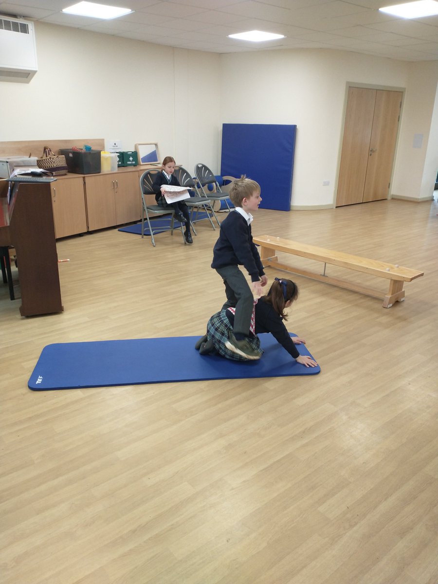 MonktonYear2's tweet photo. In preparation for some Easter Story writing we decided to act out the story, incorporating as much detail as possible. Narrators were used to add clarity to the story with expanded noun phrases and time sentence starters used. https://t.co/QjW4VDIjCZ