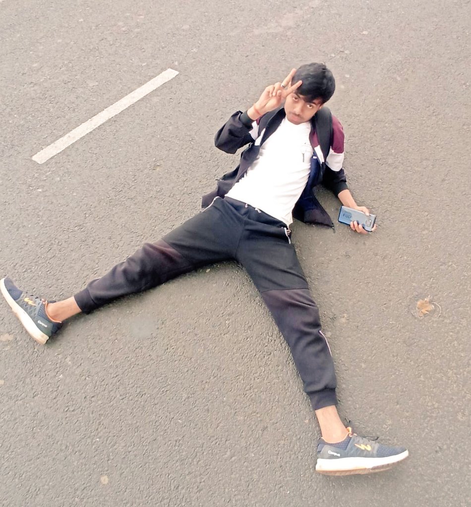 BajopN's tweet photo. That one friend after one sip of  OC  : https://t.co/XelcN3ZtgC