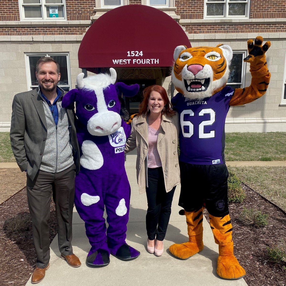 ADHE’s Mason Campbell &amp; Alisha Lewis joined Ouachita Baptist University to celebrate alumni success at the state capitol yesterday! 🥳 

💡FUN FACT: Did you know that the owners of both Tacos 4 Life &amp; Purple Cow are alum of OBU? <a href="/Ouachita/">Ouachita Baptist University</a>