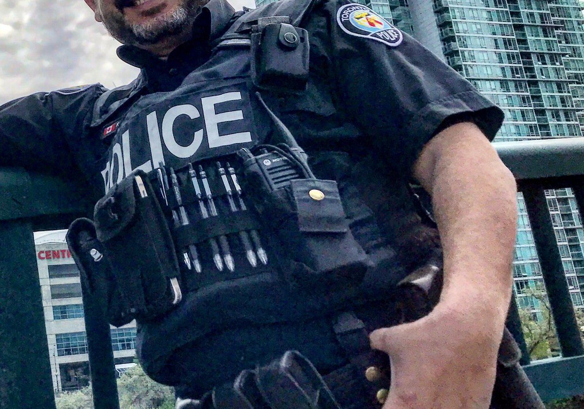 Another driver sped by me, 139km/hr holding a cell phone on highway 401. The driver started screaming at me “this is not your jurisdiction”
Law: A police officer from any jurisdiction can stop &amp; charge you for any highway traffic act ticket in the province of Ontario
#PappysTips