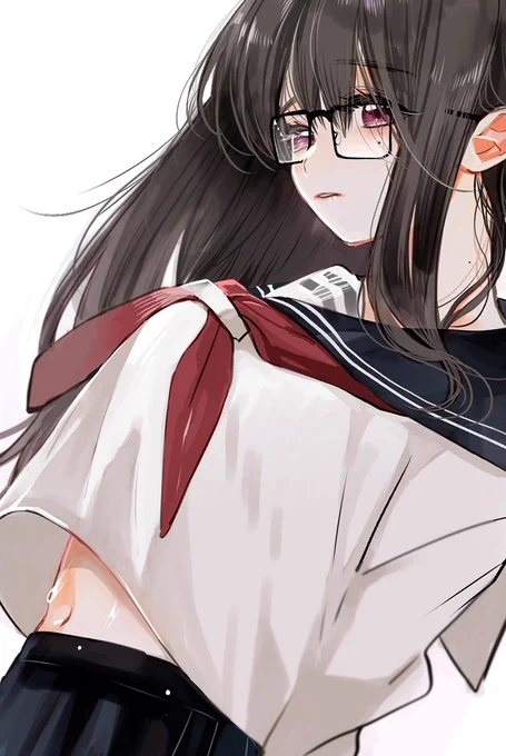 セーラーで眼鏡でホクロで地味めのそうはならんやろ腹チラが良いんだなぁって性癖詰め込み楽しすぎるな… 