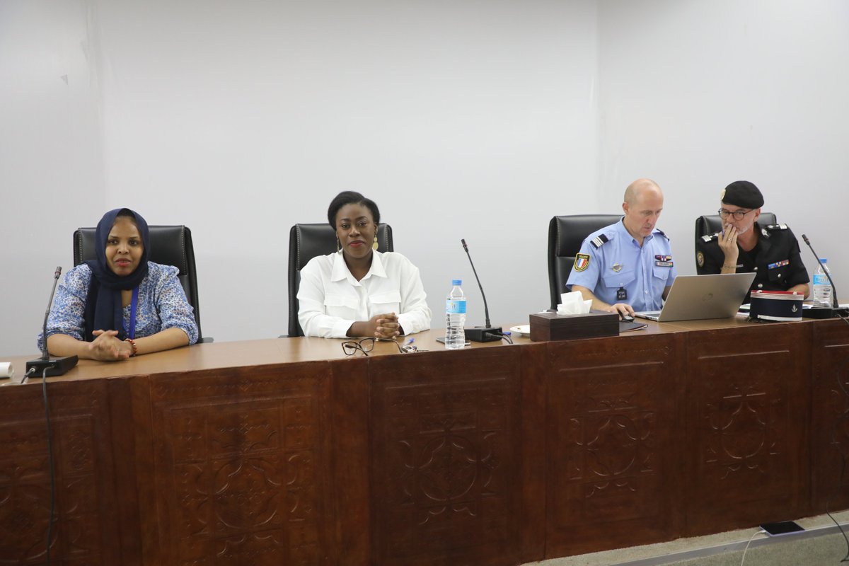 IOM Niger (@oim_niger) on Twitter photo This week, IOM and <a href="/ambafr_au_niger/">La France au Niger</a>, launched a 5-day training on integrated border governance.The training brought together 28 agents from Niger and Burkina Faso's primary border services, including Customs, National Police, the Ministries of Health & Water and Forests. This week, IOM and <a href="/ambafr_au_niger/">La France au Niger</a>, launched a 5-day training on integrated border governance.The training brought together 28 agents from Niger and Burkina Faso's primary border services, including Customs, National Police, the Ministries of Health & Water and Forests.
